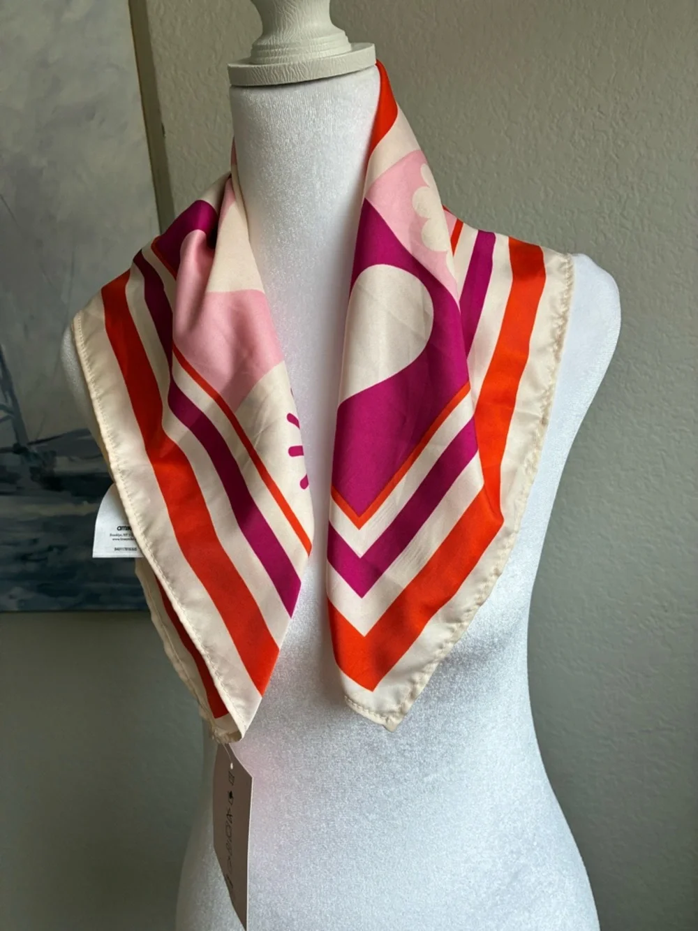 amika bold orange